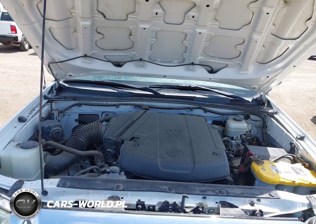 2015 Toyota Tacoma Base V6 VIN:3TMLU4EN5FM175637 - 10