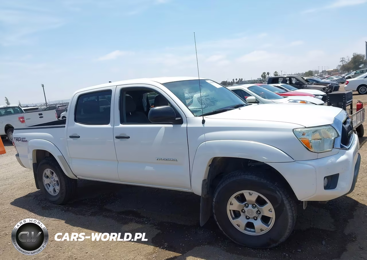2015 Toyota Tacoma Base V6 VIN:3TMLU4EN5FM175637 - 13
