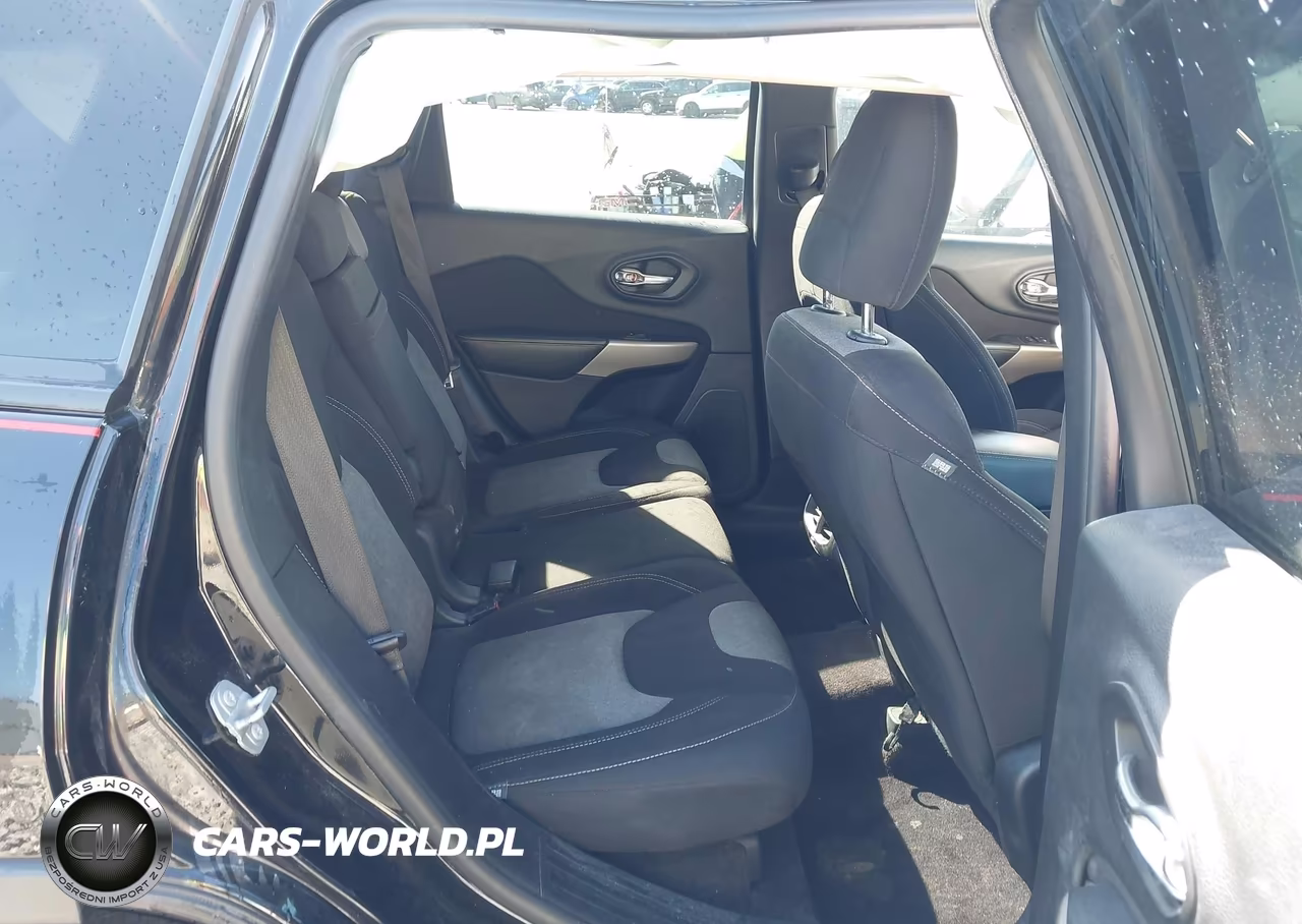 2017 Jeep Cherokee Altitude Fwd VIN:1C4PJLABXHW643719 - 8