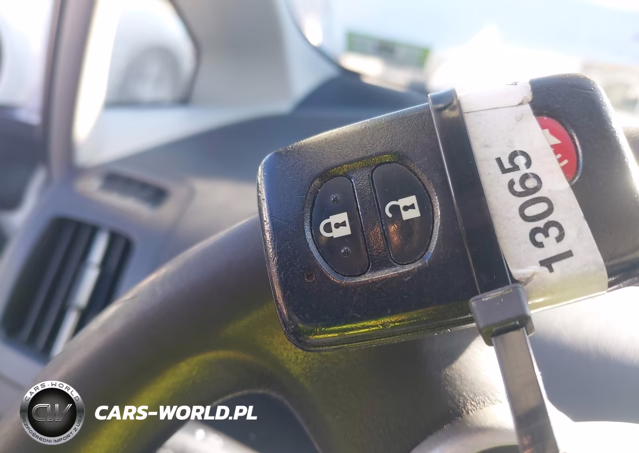 2011 Toyota Prius Two VIN:JTDKN3DU7B0272301 - 11