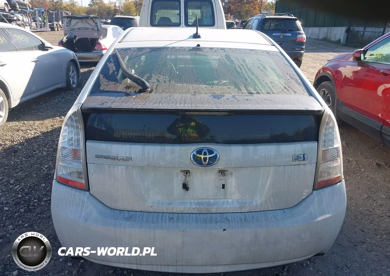 2011 Toyota Prius Two VIN:JTDKN3DU7B0272301 - 16