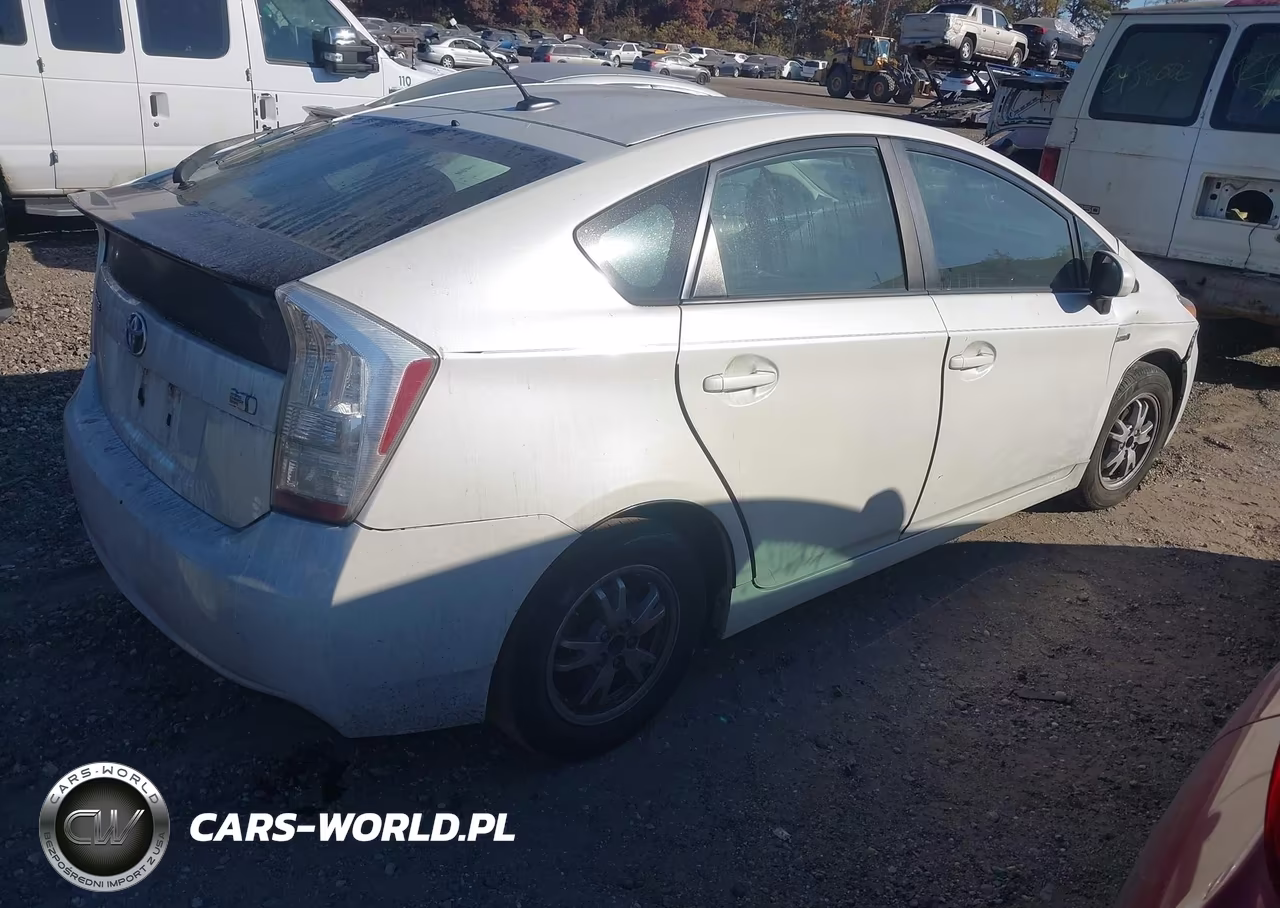 2011 Toyota Prius Two VIN:JTDKN3DU7B0272301 - 4