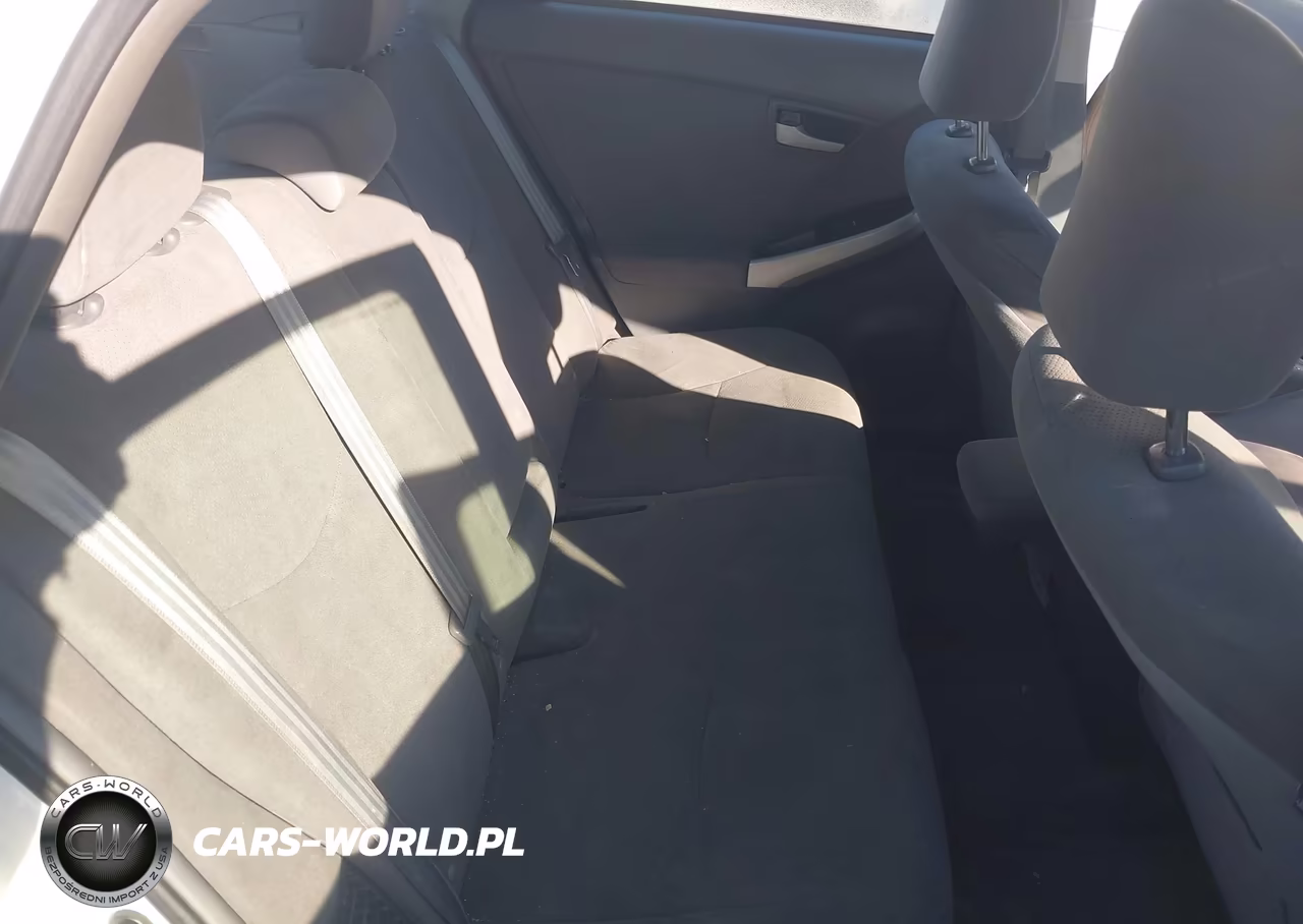 2011 Toyota Prius Two VIN:JTDKN3DU7B0272301 - 8