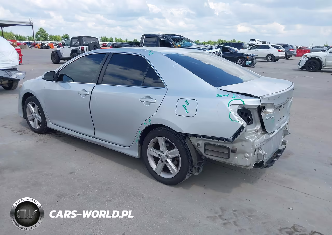 2014 Toyota Camry Se VIN:4T1BF1FK4EU319001 - 3