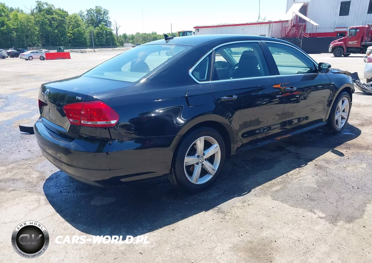 2015 Volkswagen Passat 1.8T Limited Edition VIN:1VWAT7A34FC115928 - 4