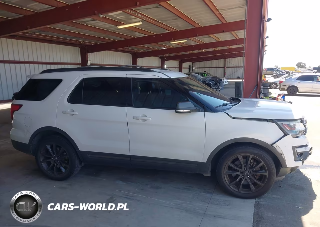 2017 Ford Explorer Xlt VIN:1FM5K7D84HGA60953 - 14