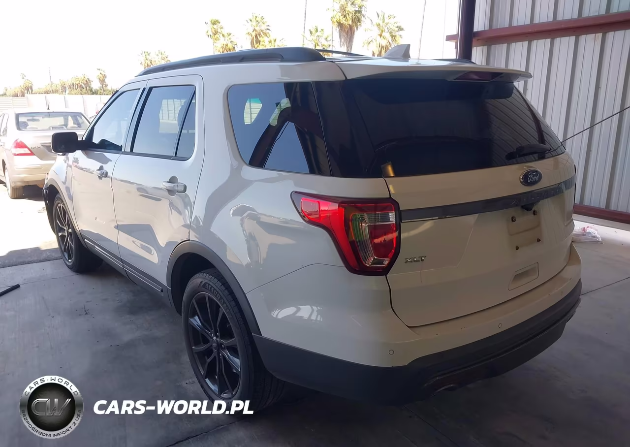 2017 Ford Explorer Xlt VIN:1FM5K7D84HGA60953 - 3
