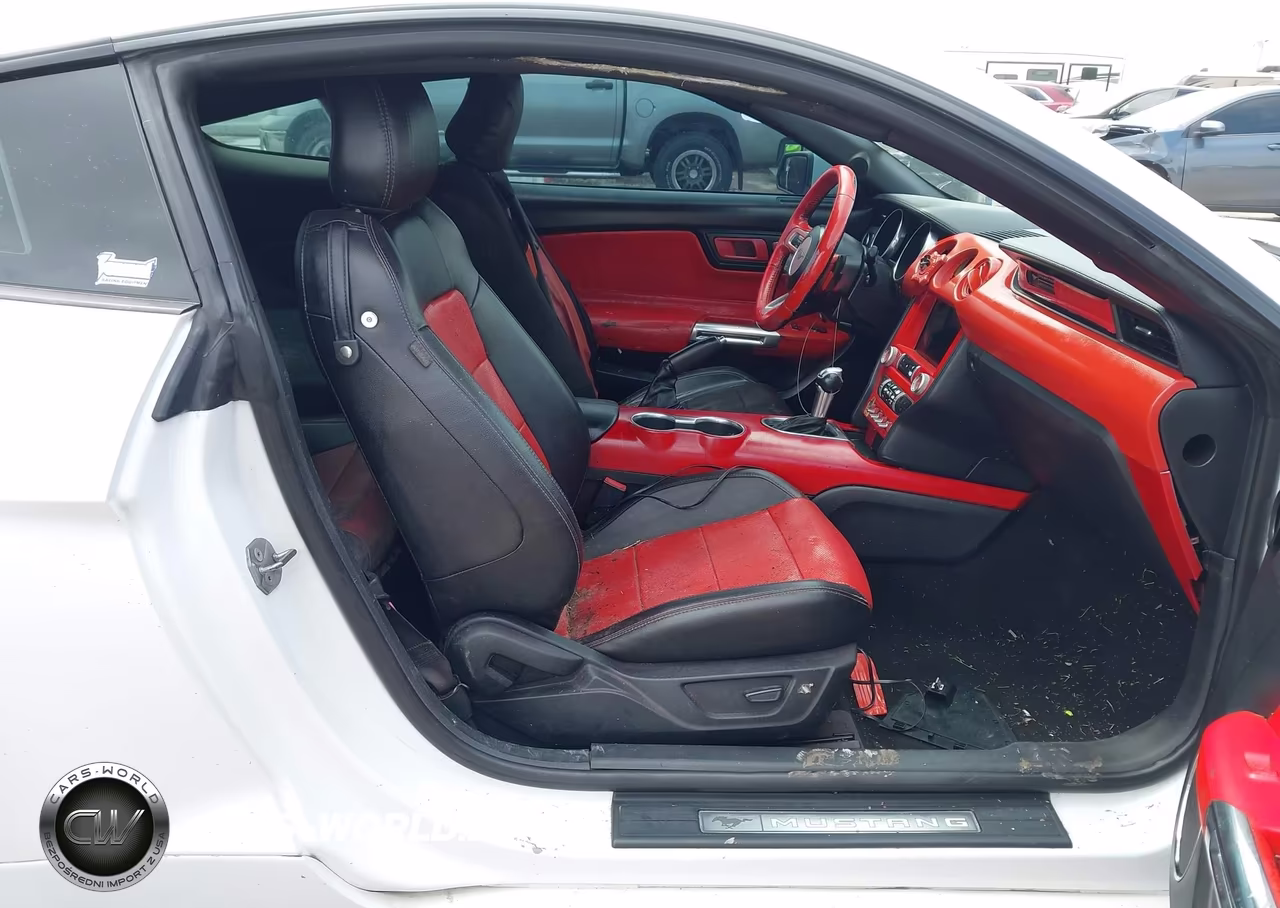 2020 Ford Mustang Ecoboost Premium Fastback VIN:1FA6P8TH2L5154633 - 5