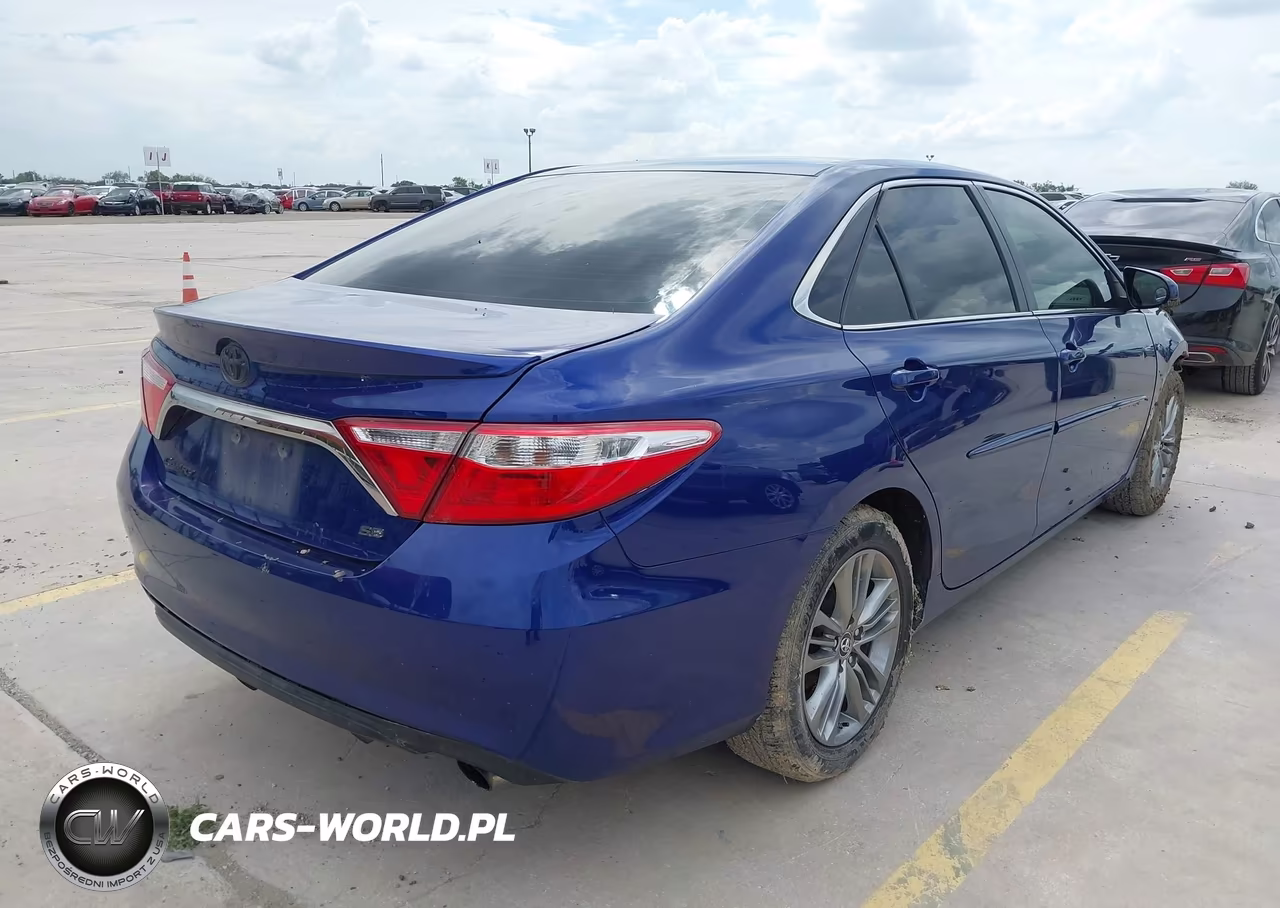 2015 Toyota Camry Se VIN:4T1BF1FK5FU979257 - 4
