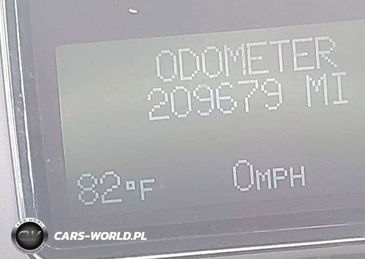 2010 Cadillac Escalade Luxury VIN:1GYUKBEF4AR122260 - 15