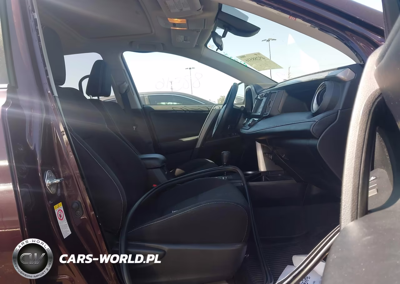 2018 Toyota Rav4 Xle VIN:2T3WFREV9JW464127 - 5