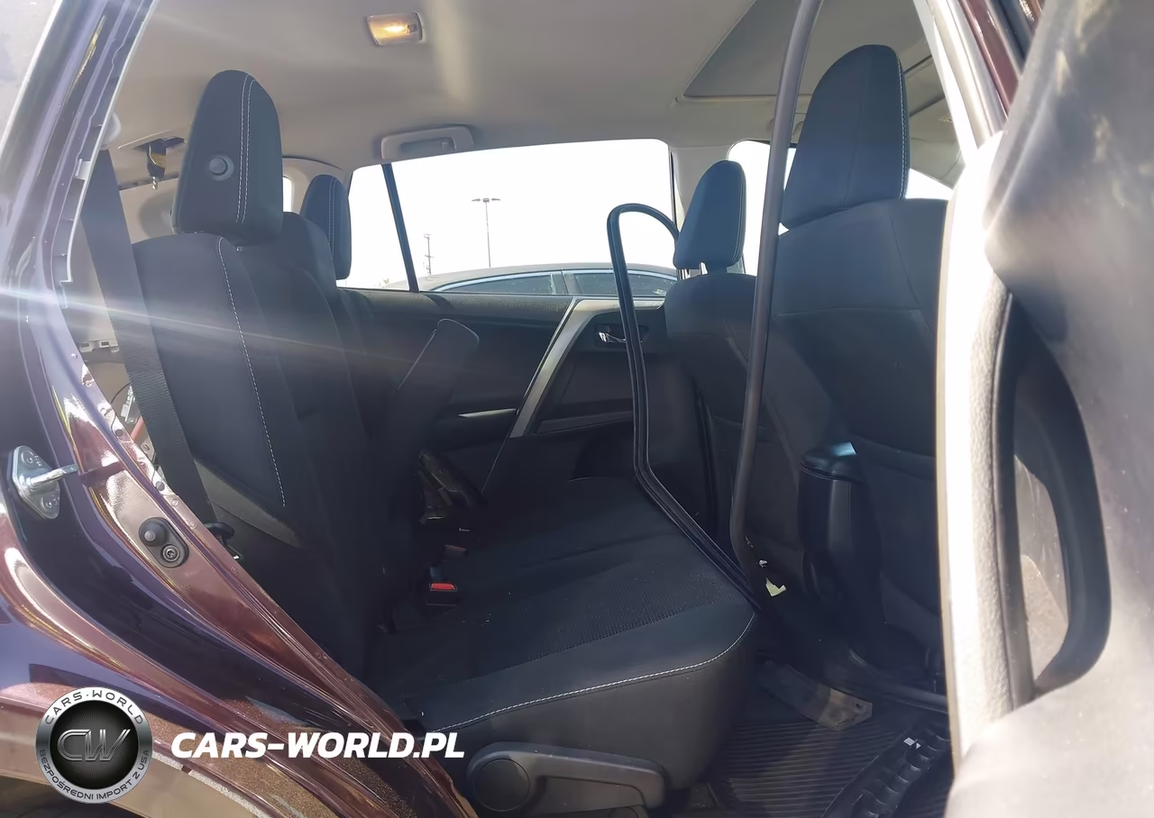2018 Toyota Rav4 Xle VIN:2T3WFREV9JW464127 - 8