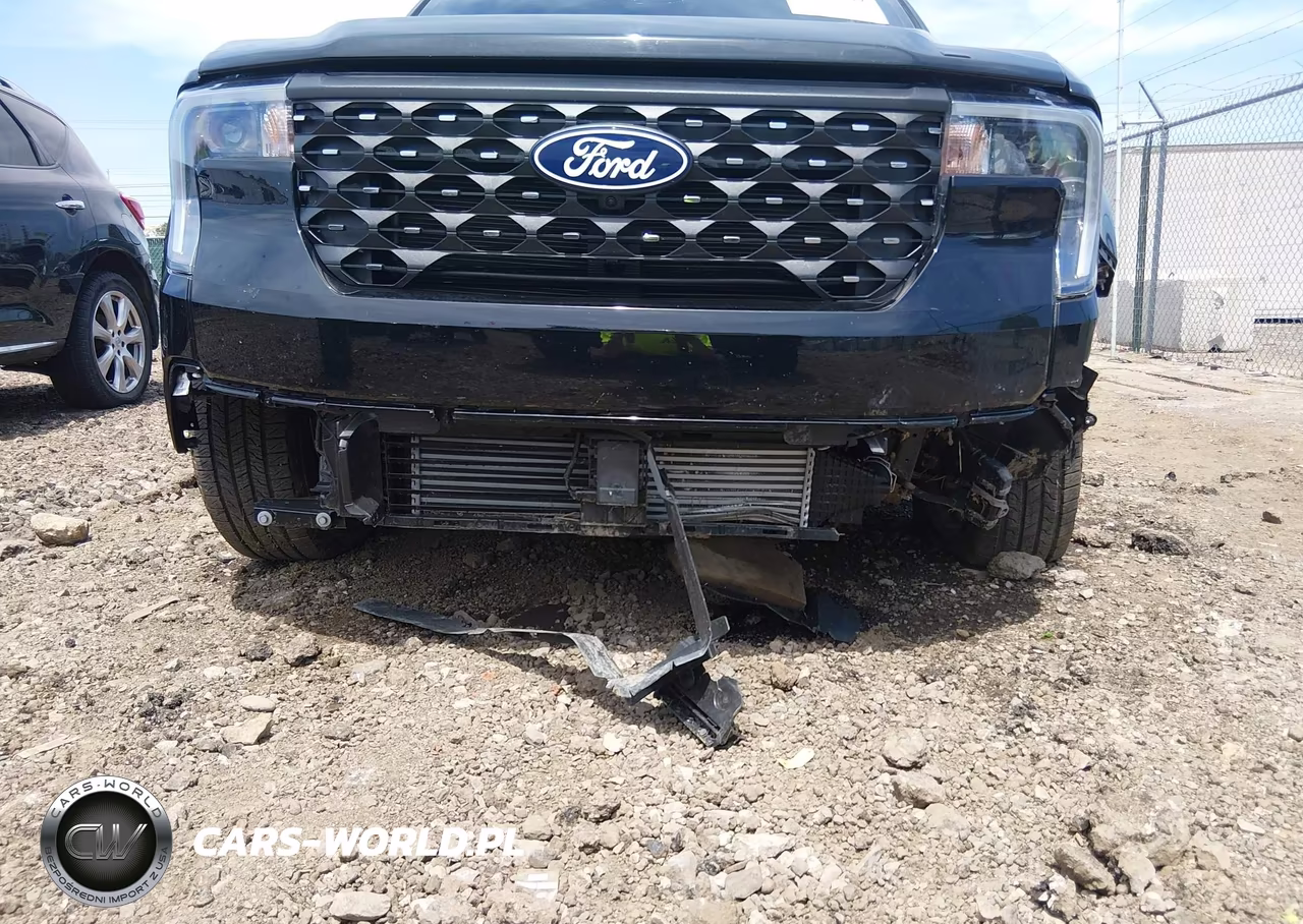2025 Ford Maverick Lariat VIN:3FTTW8SA8SRB07977 - 17