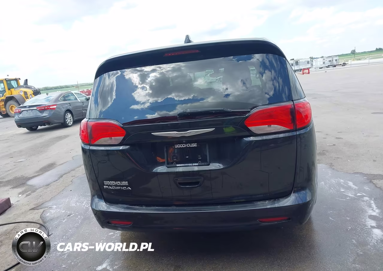 2017 Chrysler Pacifica Lx VIN:2C4RC1CG1HR522005 - 16