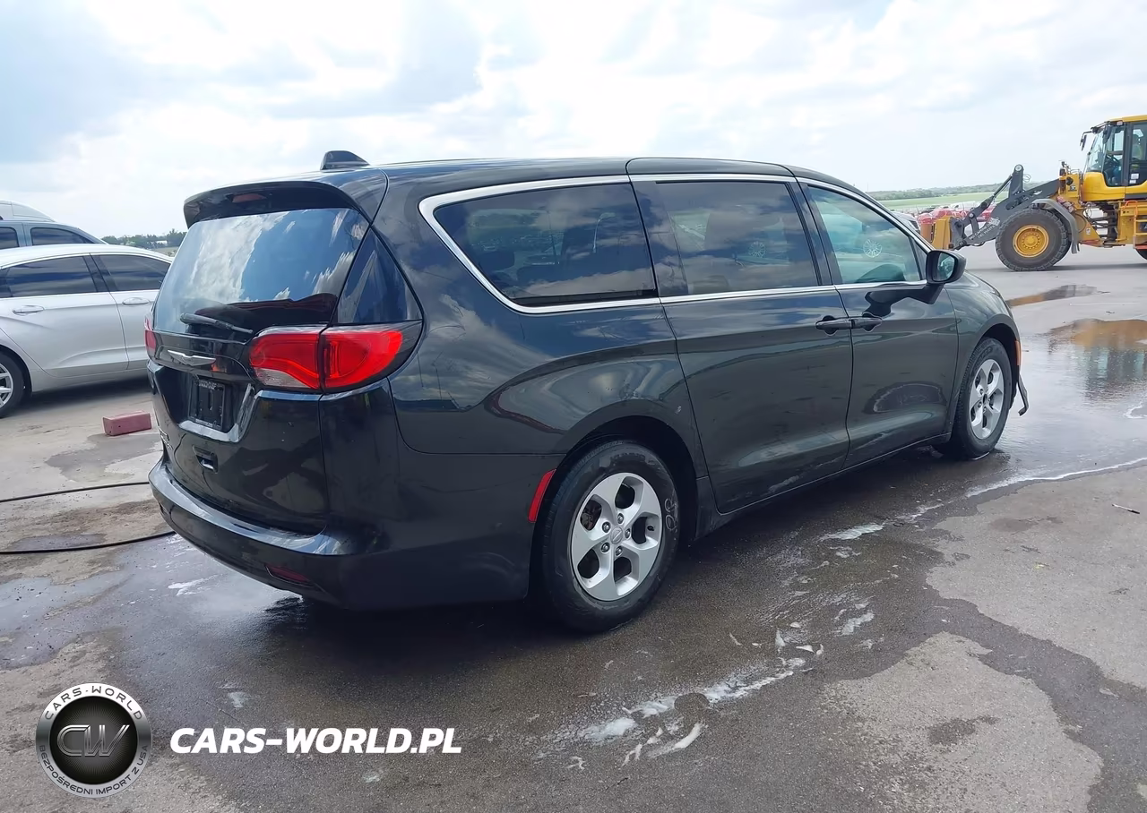 2017 Chrysler Pacifica Lx VIN:2C4RC1CG1HR522005 - 4
