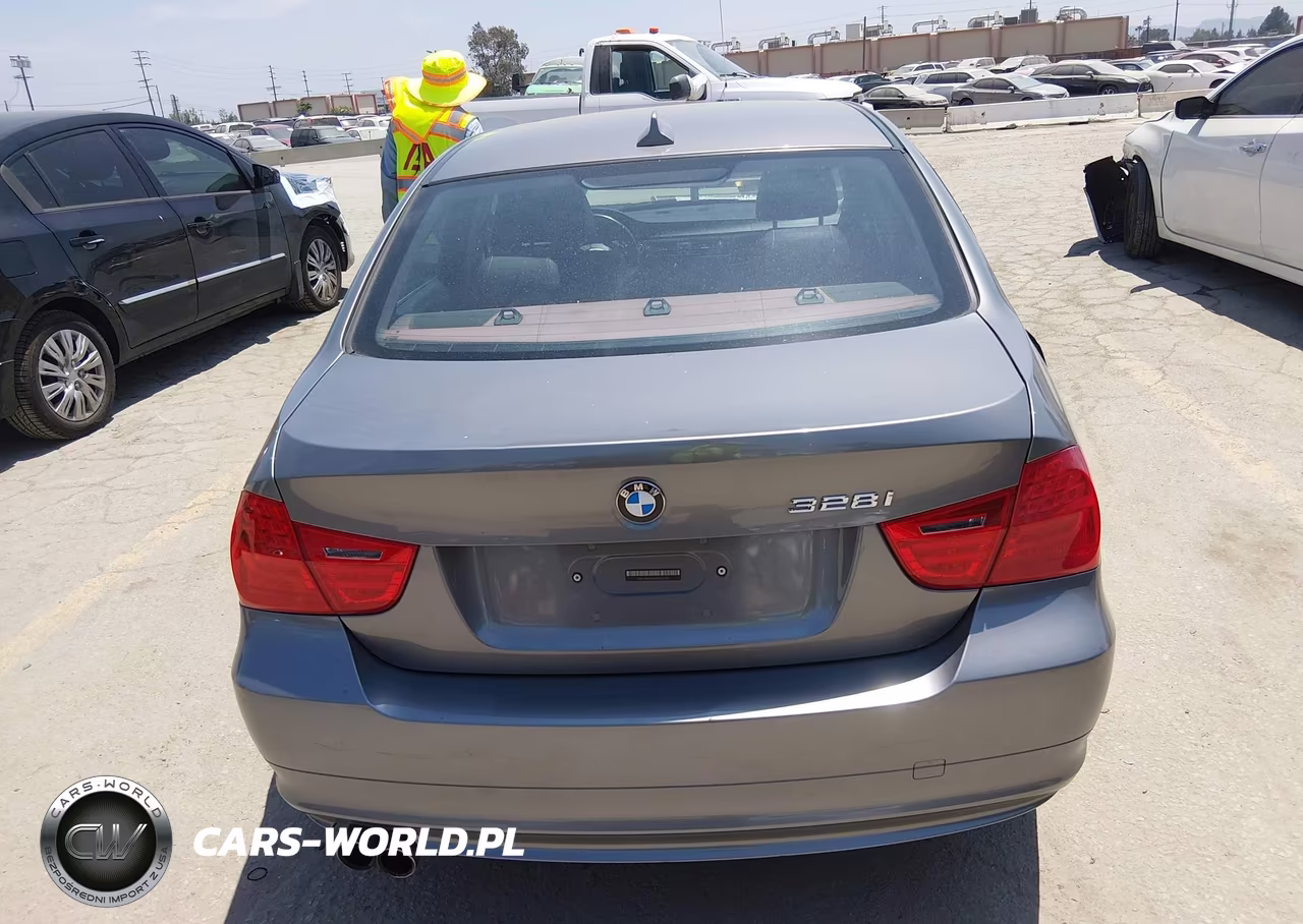 2010 BMW 328I VIN:WBAPH5G56ANM70217 - 16