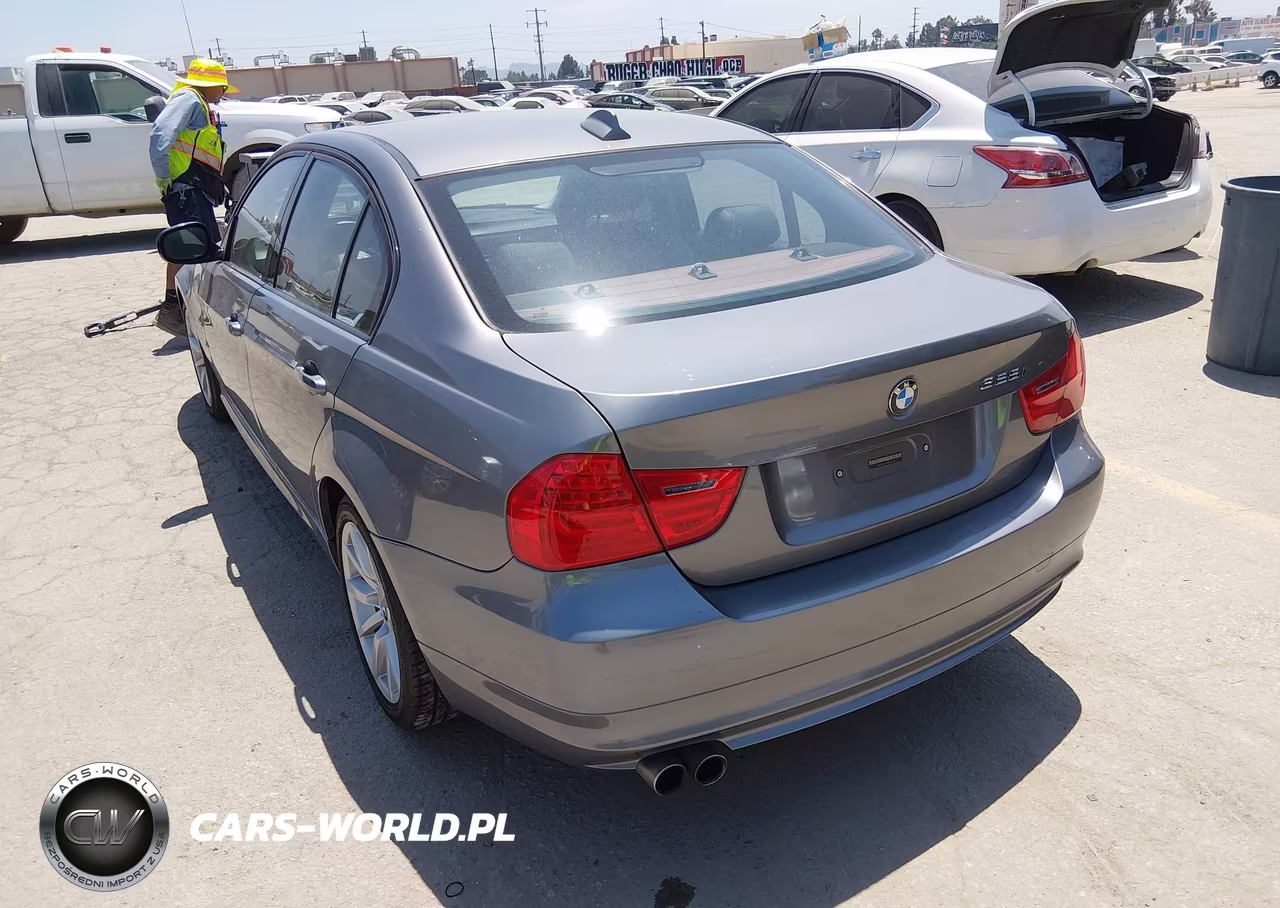 2010 BMW 328I VIN:WBAPH5G56ANM70217 - 3