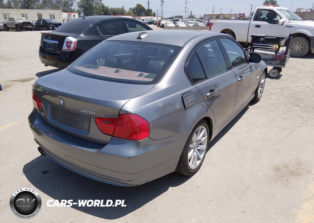 2010 BMW 328I VIN:WBAPH5G56ANM70217 - 4