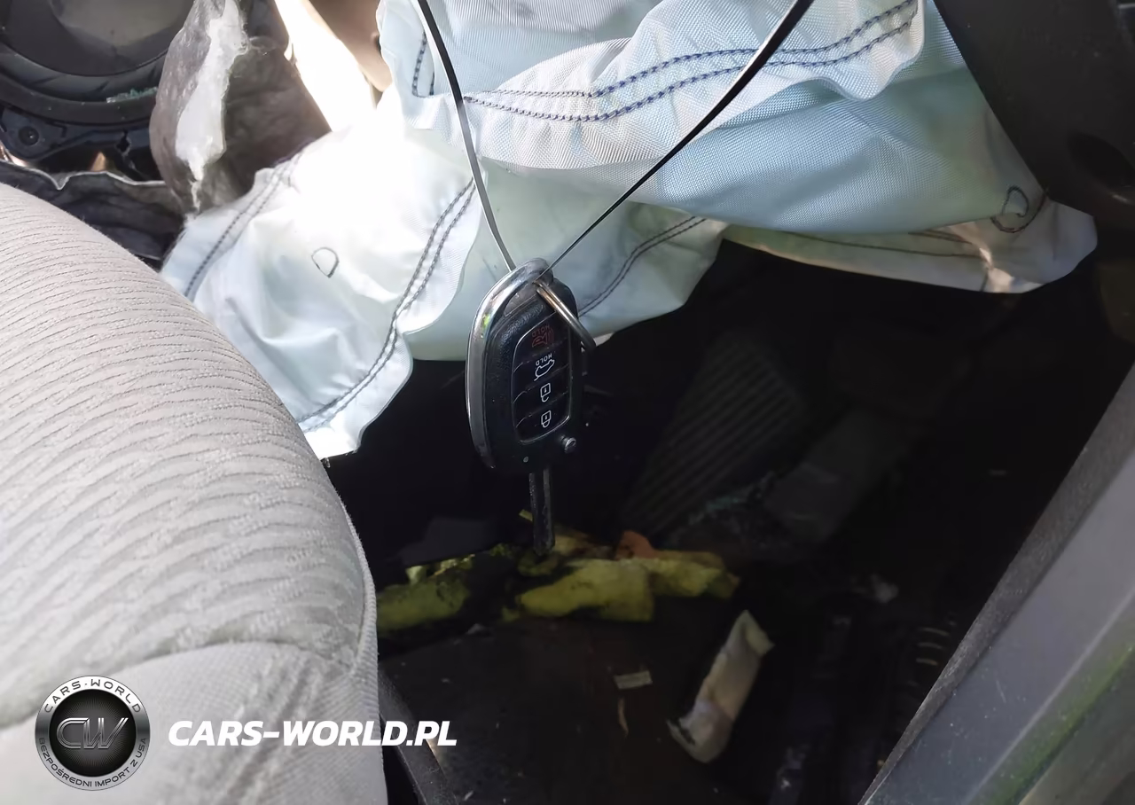 2018 Hyundai Santa Fe Se VIN:KM8SM4HF4JU276992 - 11