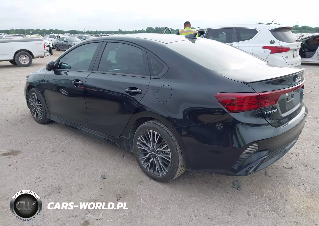 2023 Kia Forte Gt Line VIN:3KPF54AD3PE688744 - 3