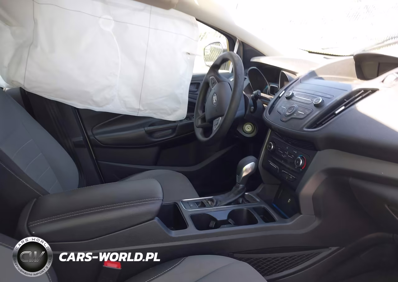 2019 Ford Escape S VIN:1FMCU0F73KUB32117 - 5