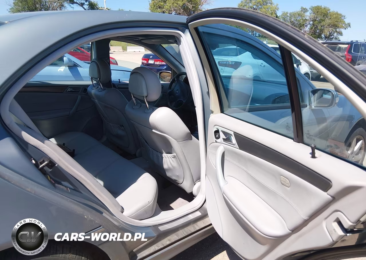 2004 Mercedes-Benz C Class VIN:WDBRF40J84A558988 - 8