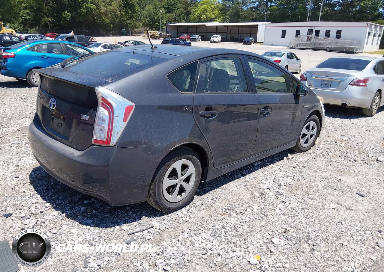 2014 Toyota Prius Two VIN:JTDKN3DU1E1773747 - 4