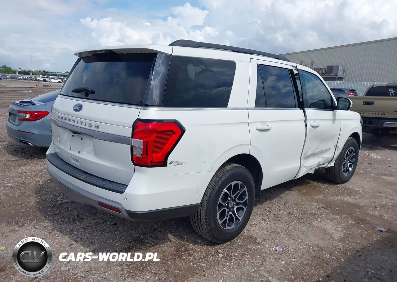 2022 Ford Expedition Xlt VIN:1FMJU1HT1NEA48741 - 4