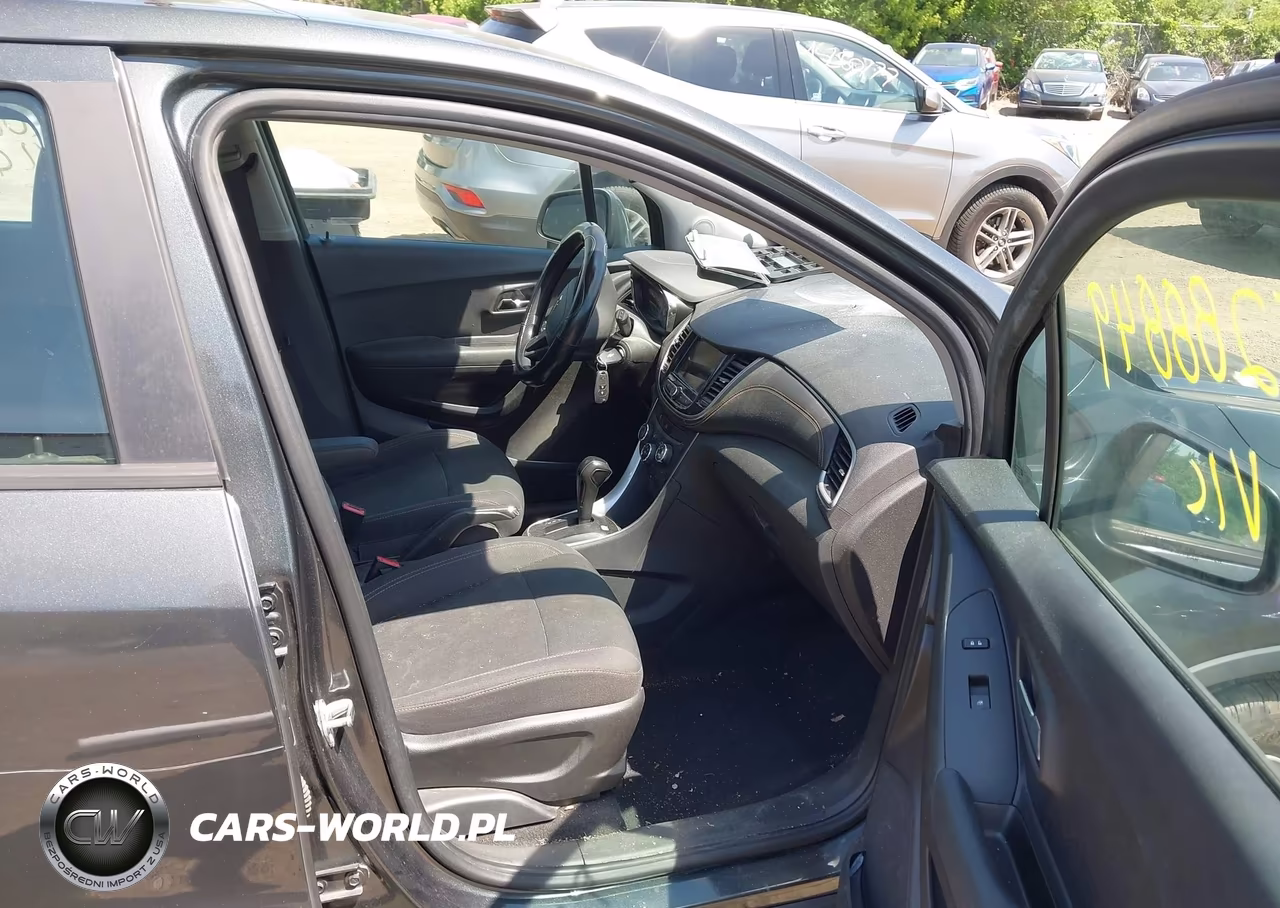 2019 Chevrolet Trax Ls VIN:3GNCJKSB5KL328287 - 5