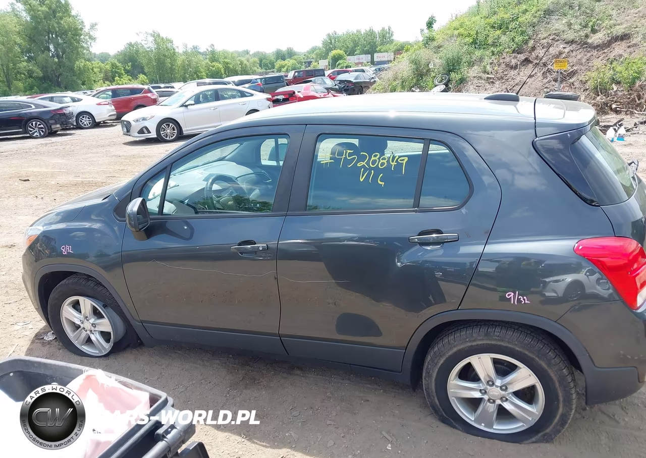 2019 Chevrolet Trax Ls VIN:3GNCJKSB5KL328287 - 6