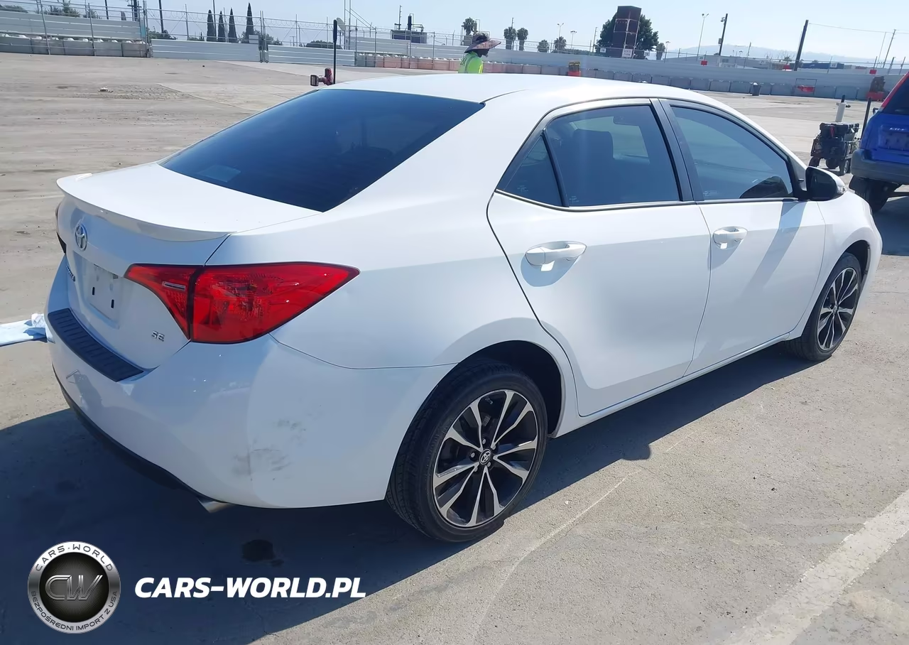 2017 Toyota Corolla Se VIN:5YFBURHE0HP722586 - 4