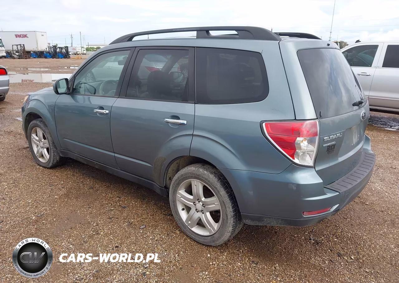 2010 Subaru Forester 2.5X Premium VIN:JF2SH6CC0AH743613 - 3