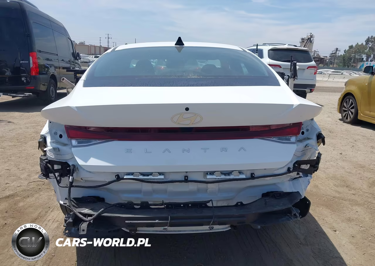 2025 Hyundai Elantra Se VIN:KMHLL4DG9SU932837 - 17