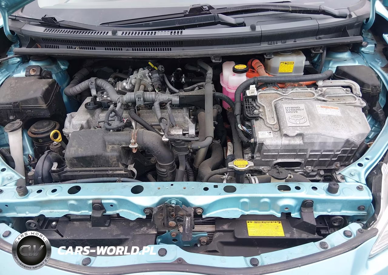 2013 Toyota Prius C Four VIN:JTDKDTB35D1052505 - 10