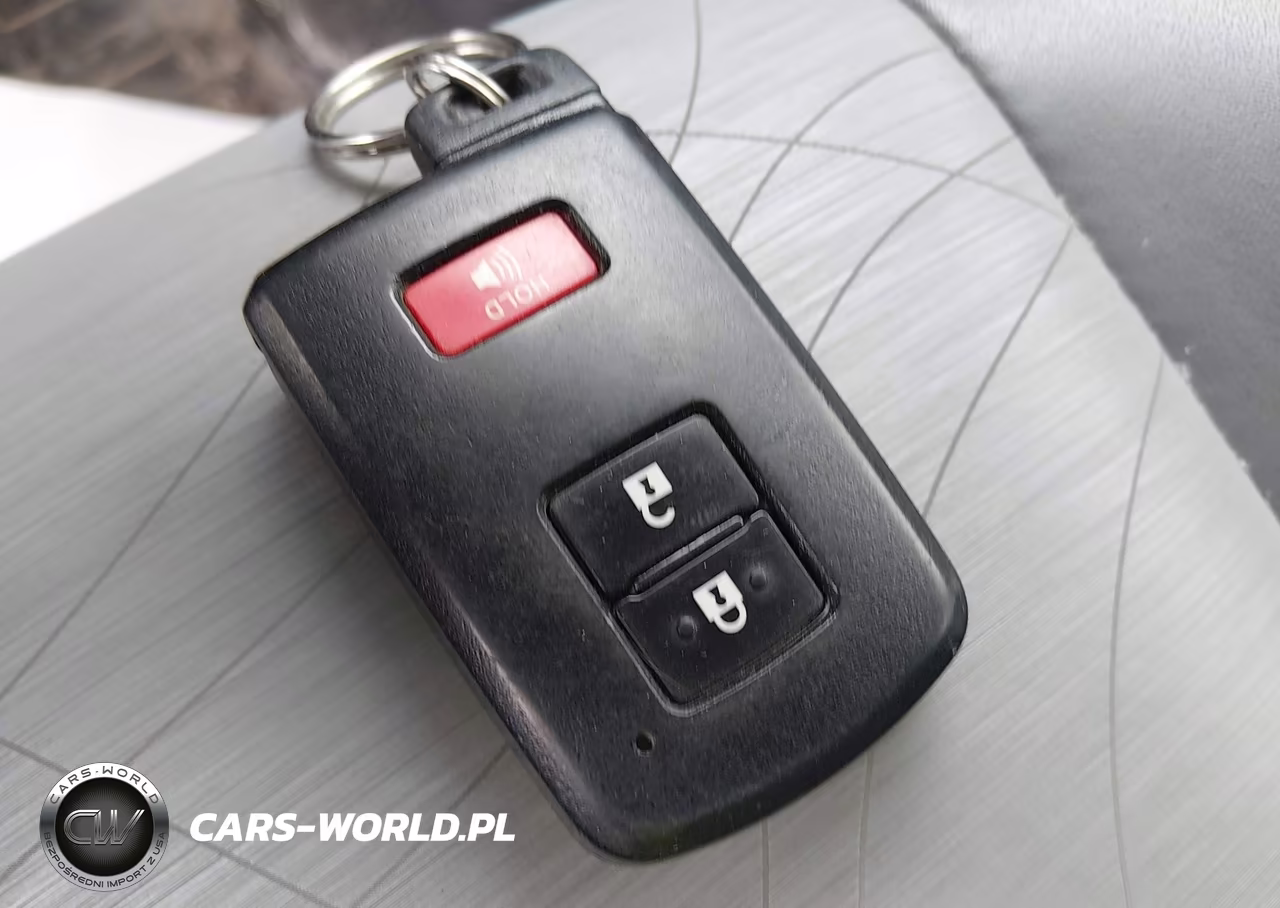 2013 Toyota Prius C Four VIN:JTDKDTB35D1052505 - 11