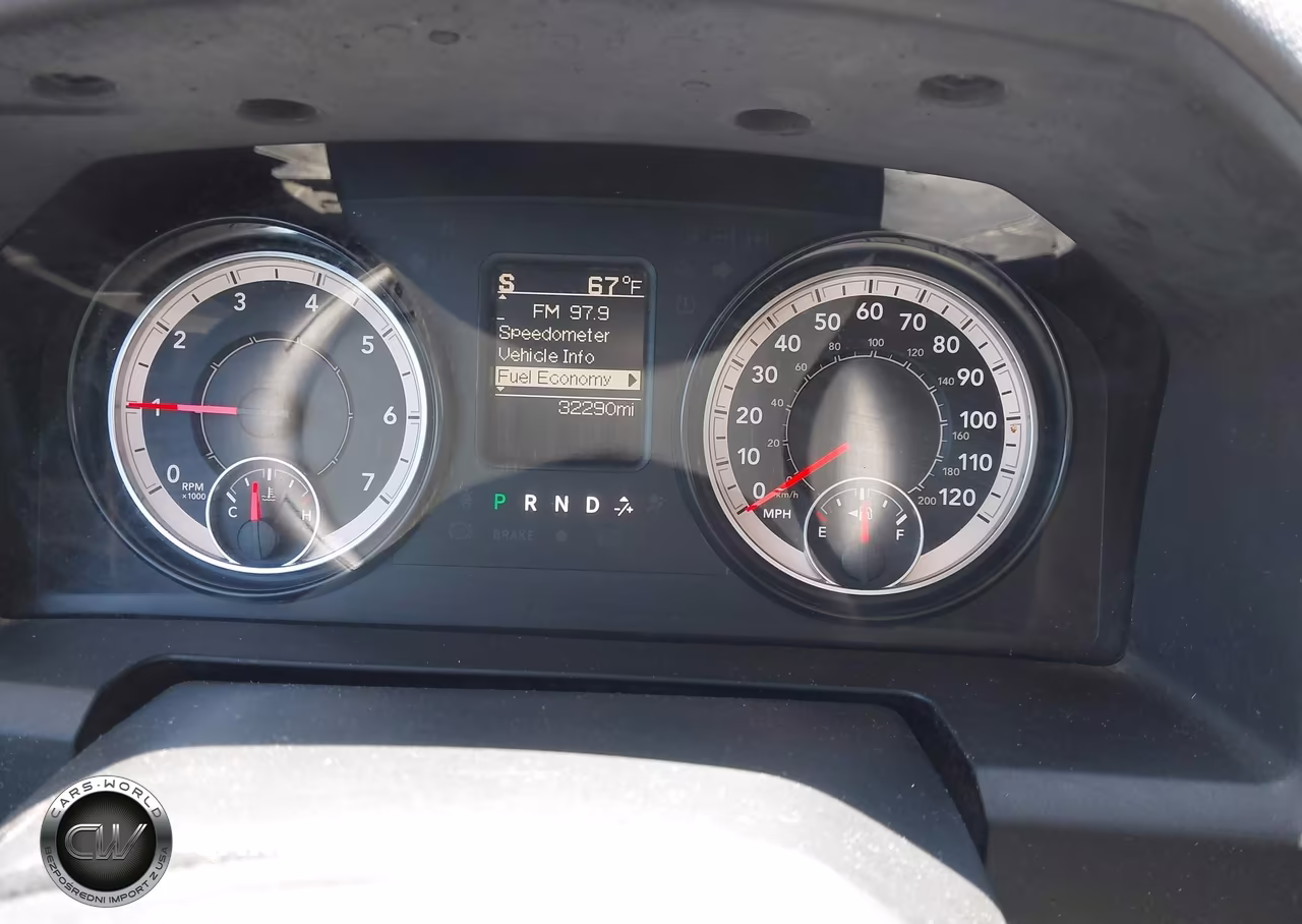 2016 Ram 1500 Tradesman VIN:1C6RR7FG4GS325928 - 7