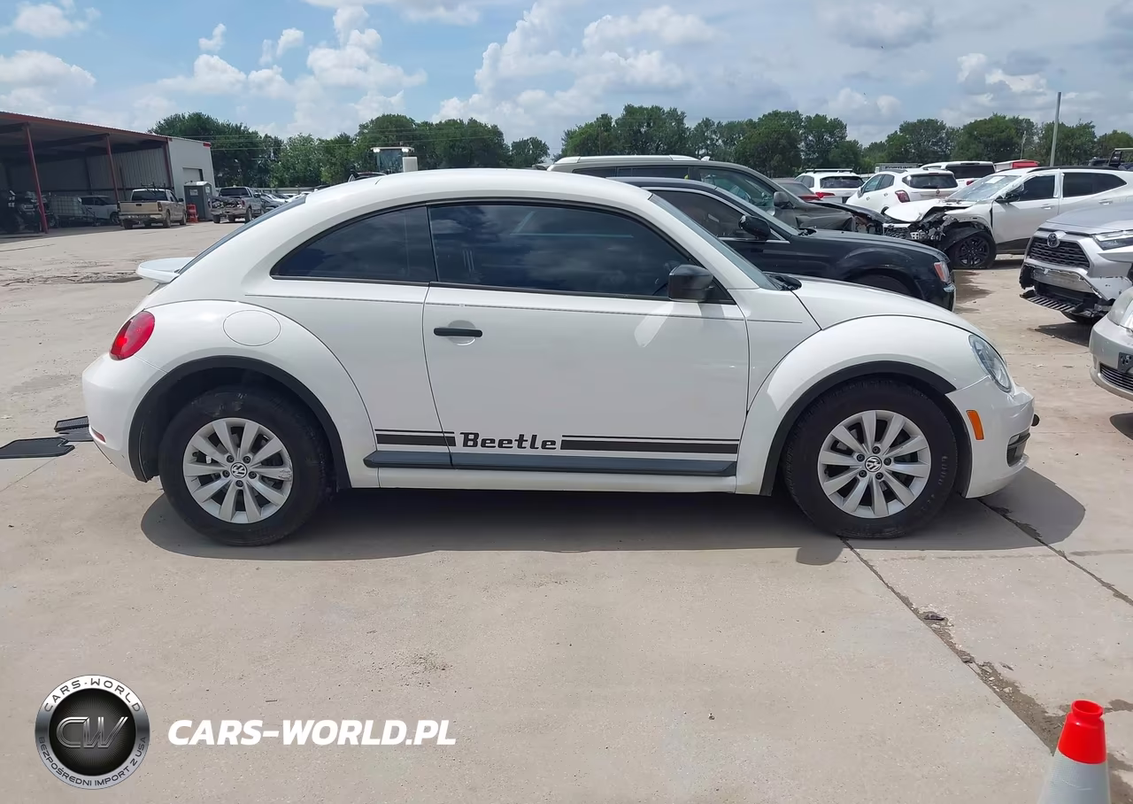 2013 Volkswagen Beetle 2.5L Entry VIN:3VWFP7AT0DM627661 - 13