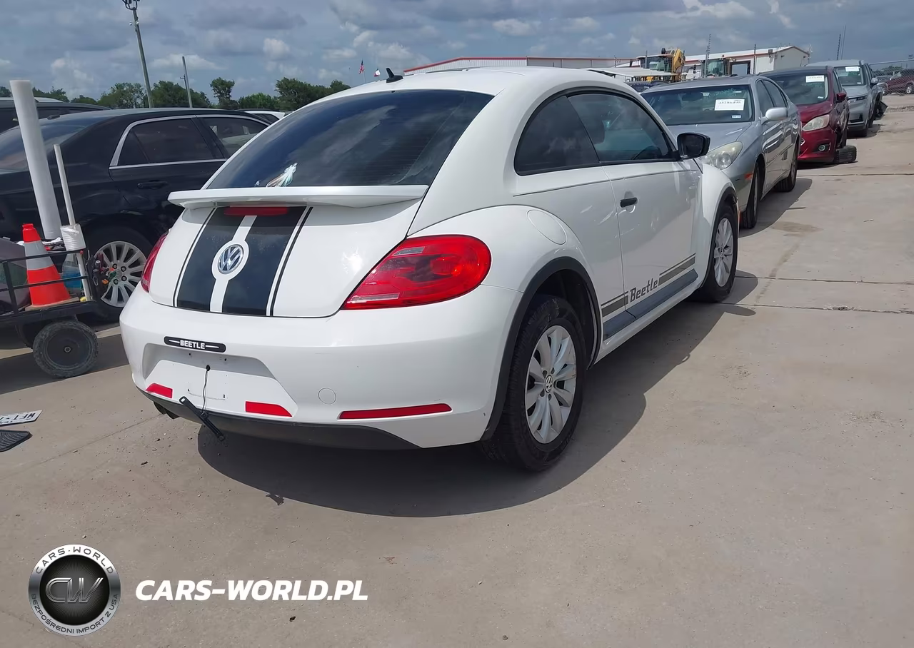 2013 Volkswagen Beetle 2.5L Entry VIN:3VWFP7AT0DM627661 - 4