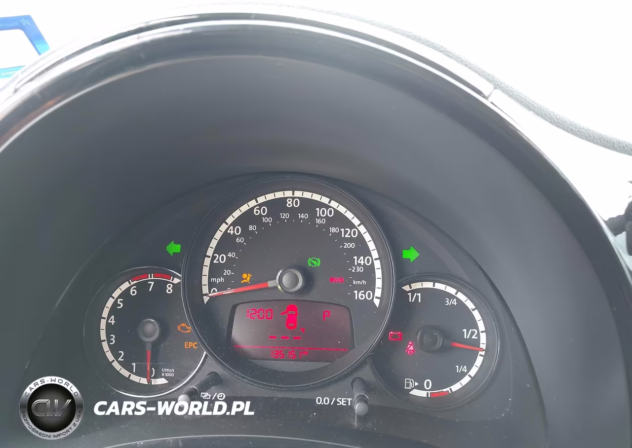 2013 Volkswagen Beetle 2.5L Entry VIN:3VWFP7AT0DM627661 - 7