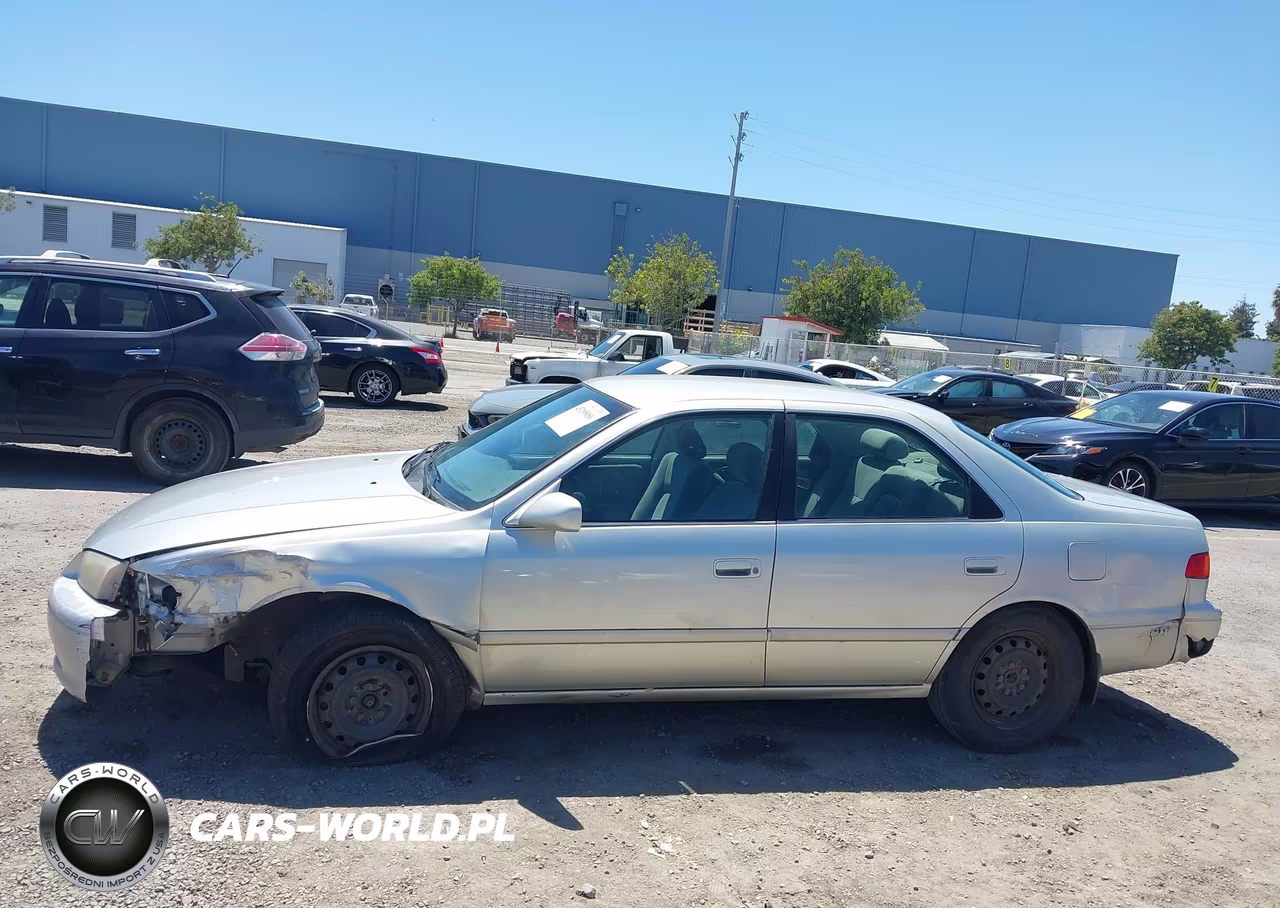 2000 Toyota Camry Le VIN:JT2BG22K3Y0498732 - 14