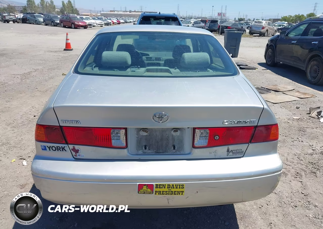 2000 Toyota Camry Le VIN:JT2BG22K3Y0498732 - 16