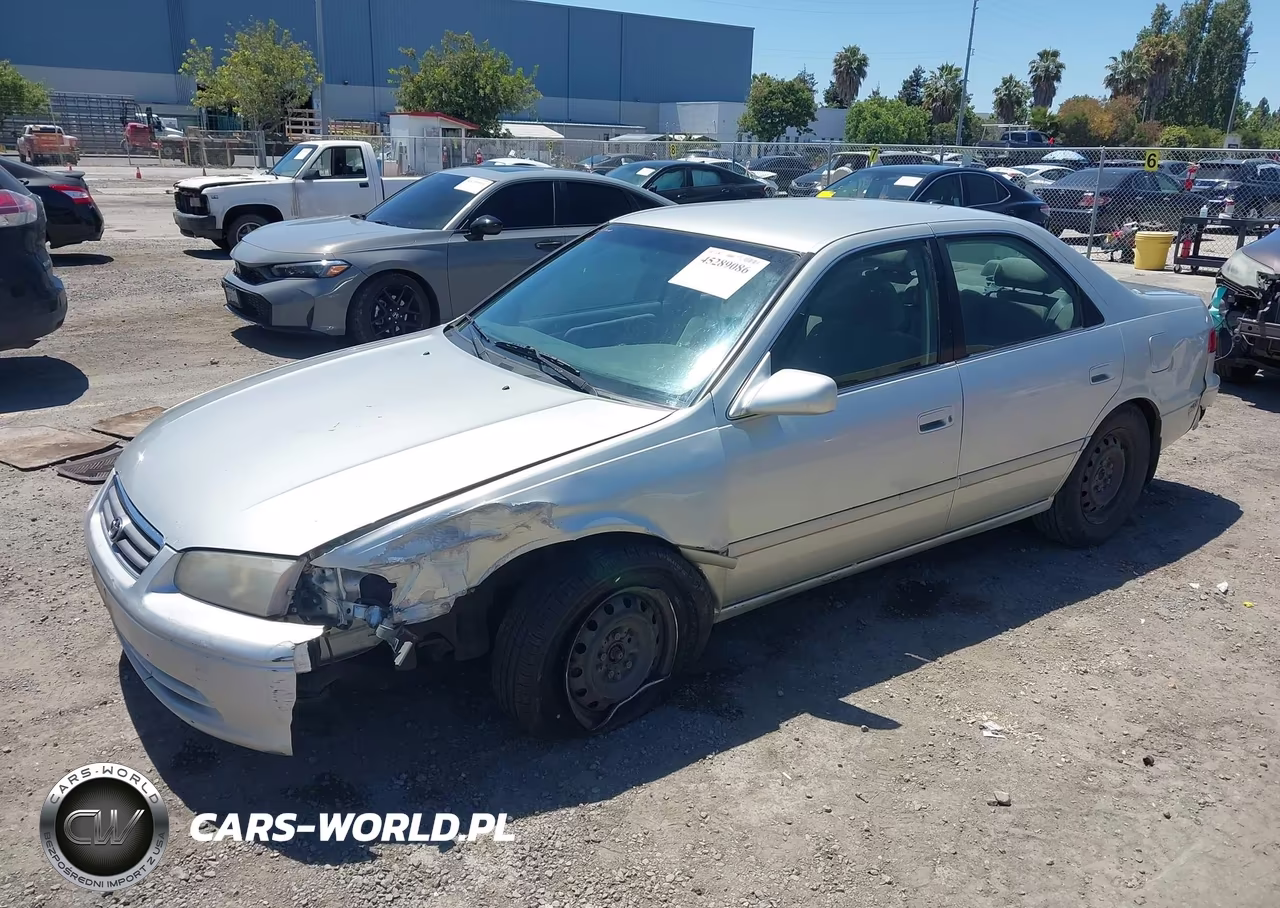 2000 Toyota Camry Le VIN:JT2BG22K3Y0498732 - 2