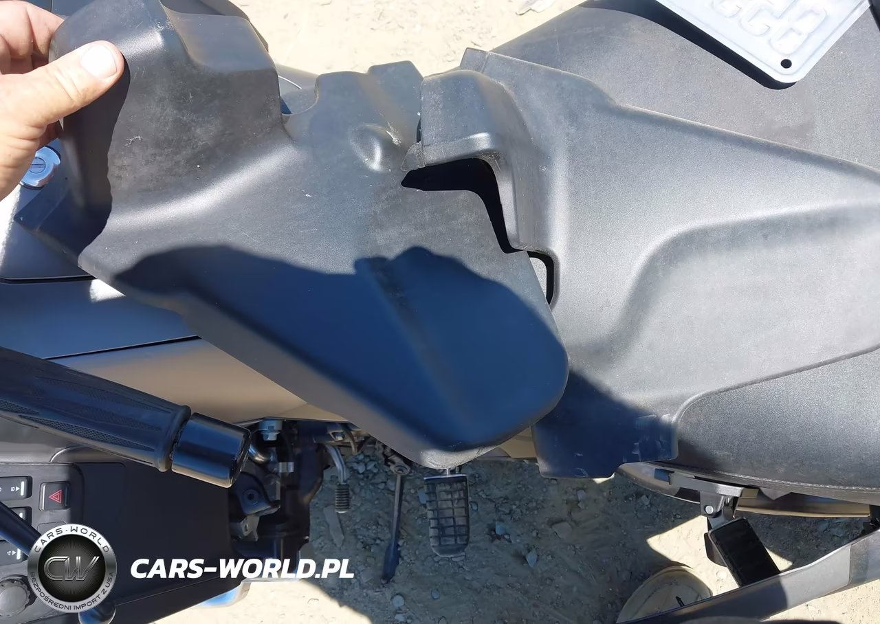 2015 Honda Gl1800 B VIN:JH2SC6848FK200140 - 12