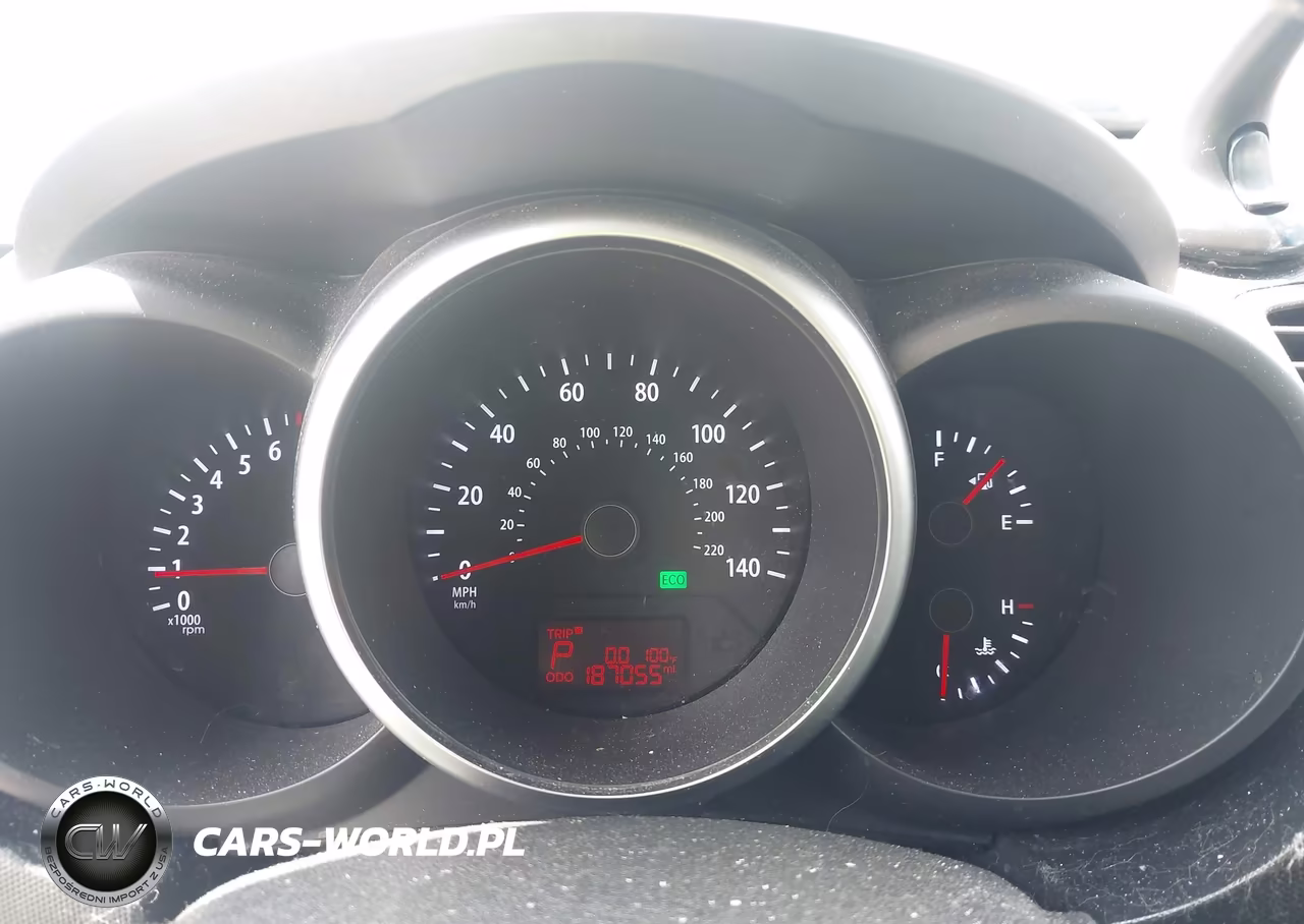 2012 Kia Soul + VIN:KNDJT2A66C7373100 - 7