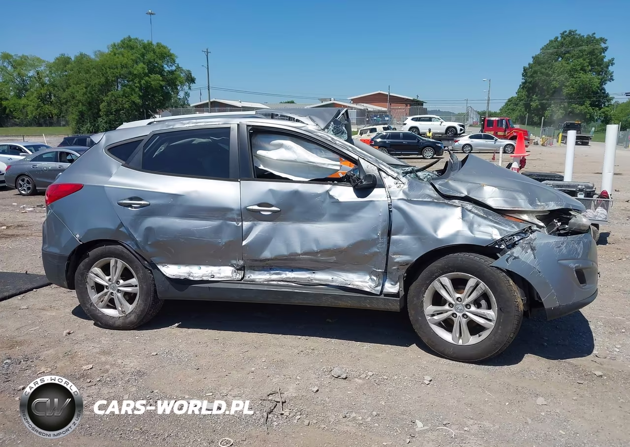 2011 Hyundai Tucson Gls VIN:KM8JU3AC2BU258076 - 13