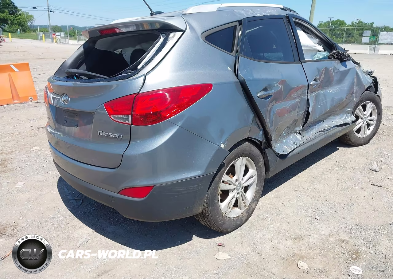 2011 Hyundai Tucson Gls VIN:KM8JU3AC2BU258076 - 4