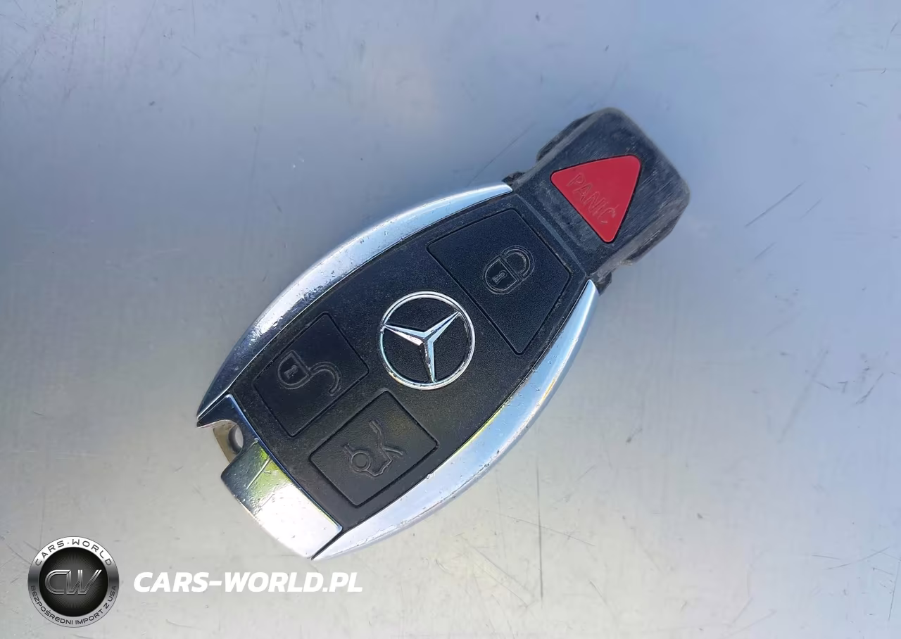 2018 Mercedes-Benz C 300 VIN:55SWF4JB2JU255668 - 11