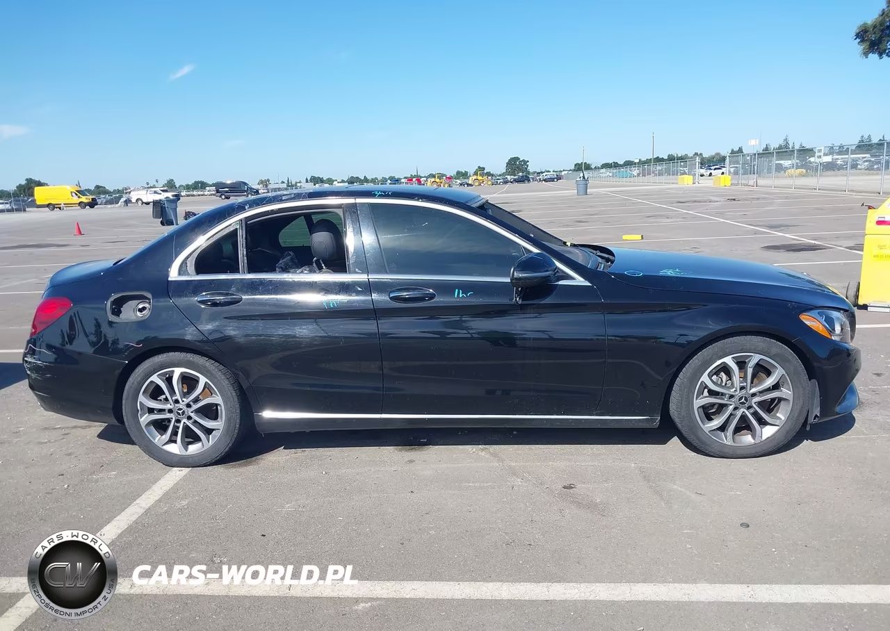 2018 Mercedes-Benz C 300 VIN:55SWF4JB2JU255668 - 13