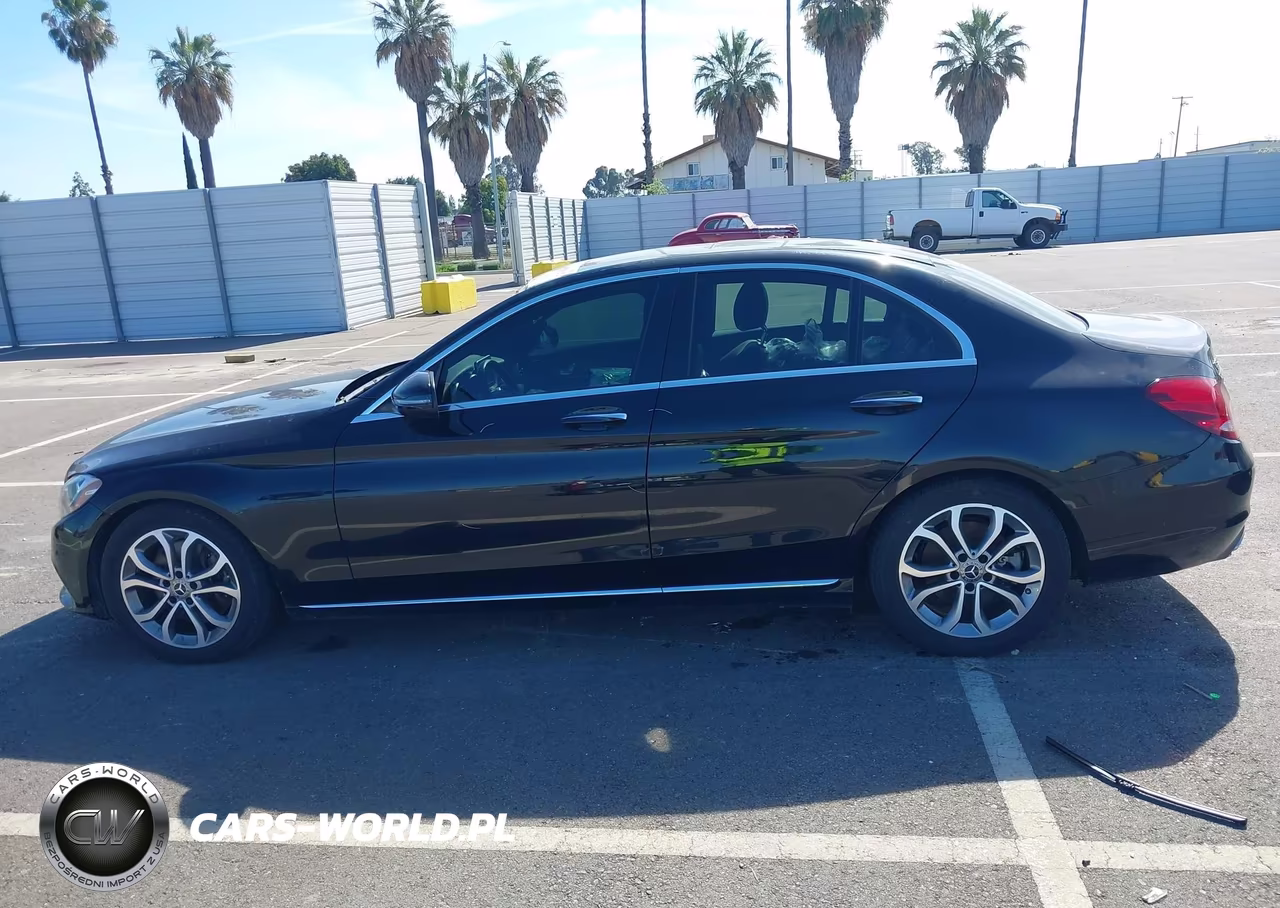 2018 Mercedes-Benz C 300 VIN:55SWF4JB2JU255668 - 14