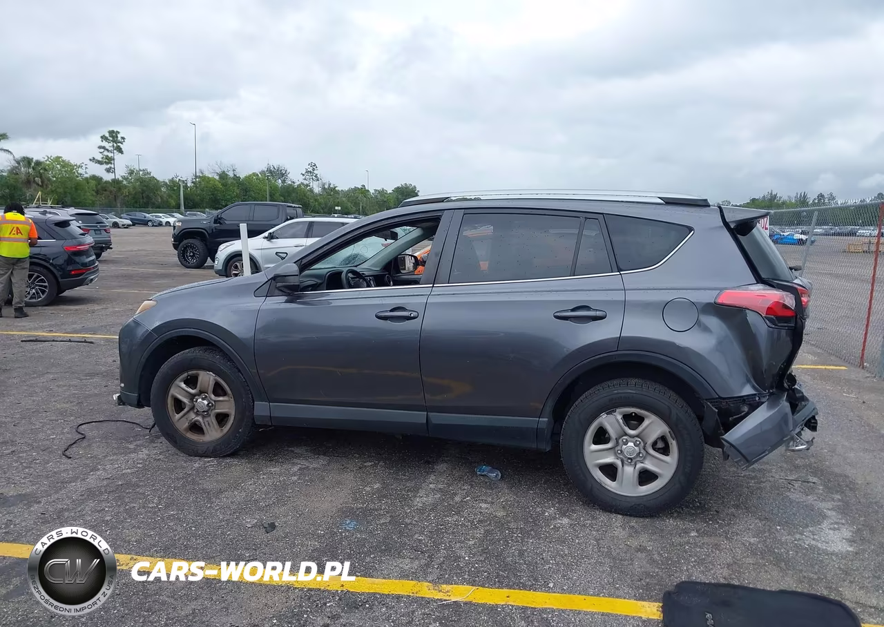 2018 Toyota Rav4 Le VIN:JTMZFREV8JJ175798 - 14